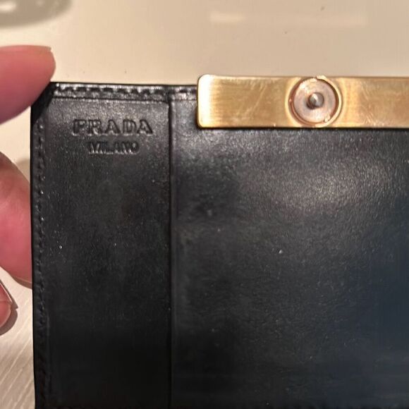 Prada Fold Over Cardholder Black Smooth Leather Gold Logo Classic Minimalist - Picture 6 of 10